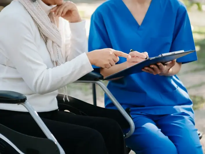 licensed chiropractor helping Oak Hill patient with whiplash after Nashville commute crash