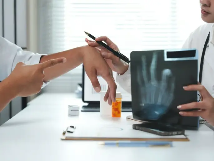 Chiropractor in Green Hill - Advanced Injury Care Clinic